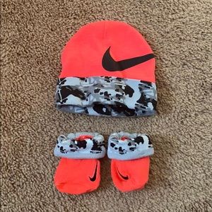 NIKE Infant hat & socks set😎